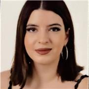 Doy clases de lengua catalana y castellana, actualmente estoy en primero de carrera de Adv, marketing y RRPP